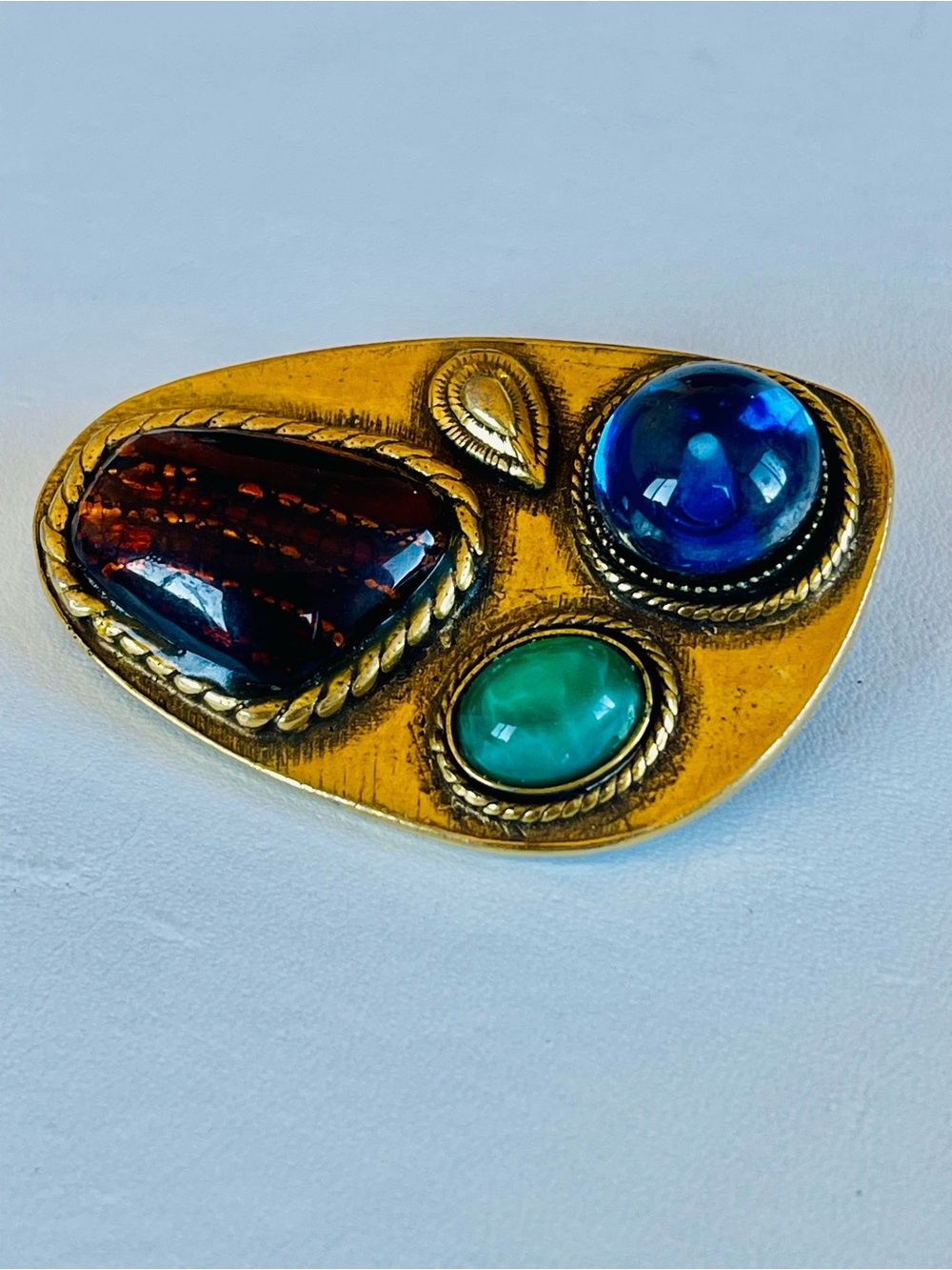 Gold-Tone Multi-Stone Women’s Brooch with Blue, Green and Dark Amber Cabochons